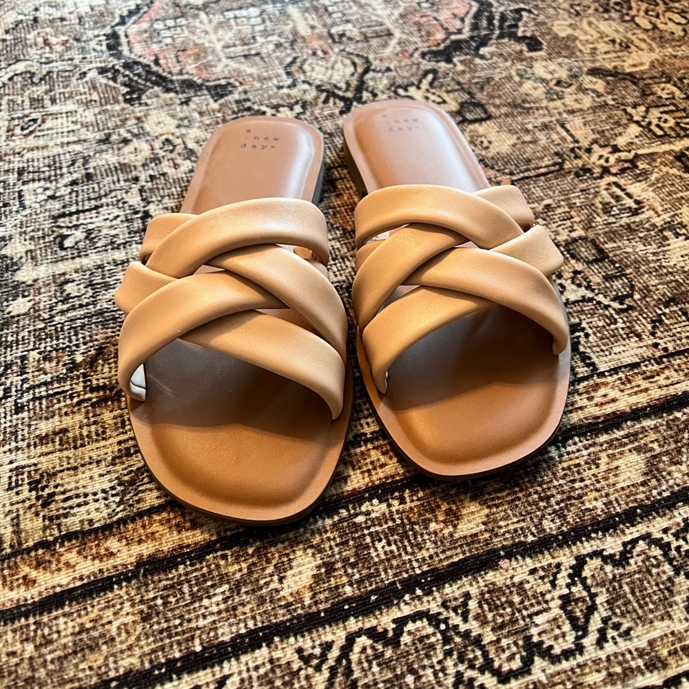 NWOT sandals size 8